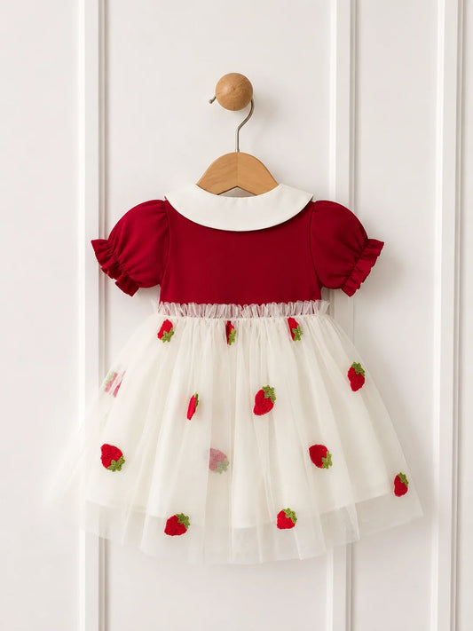 Kleid „Fraise“ mit Erdbeer-Applikationen