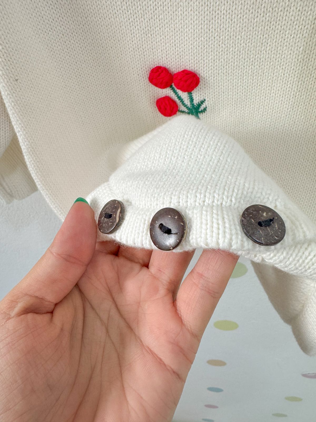 Strick-Romper mit Kirschen