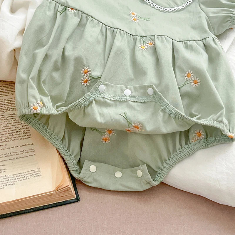 Baby-Romper mit Gänseblümchen-Stickerei