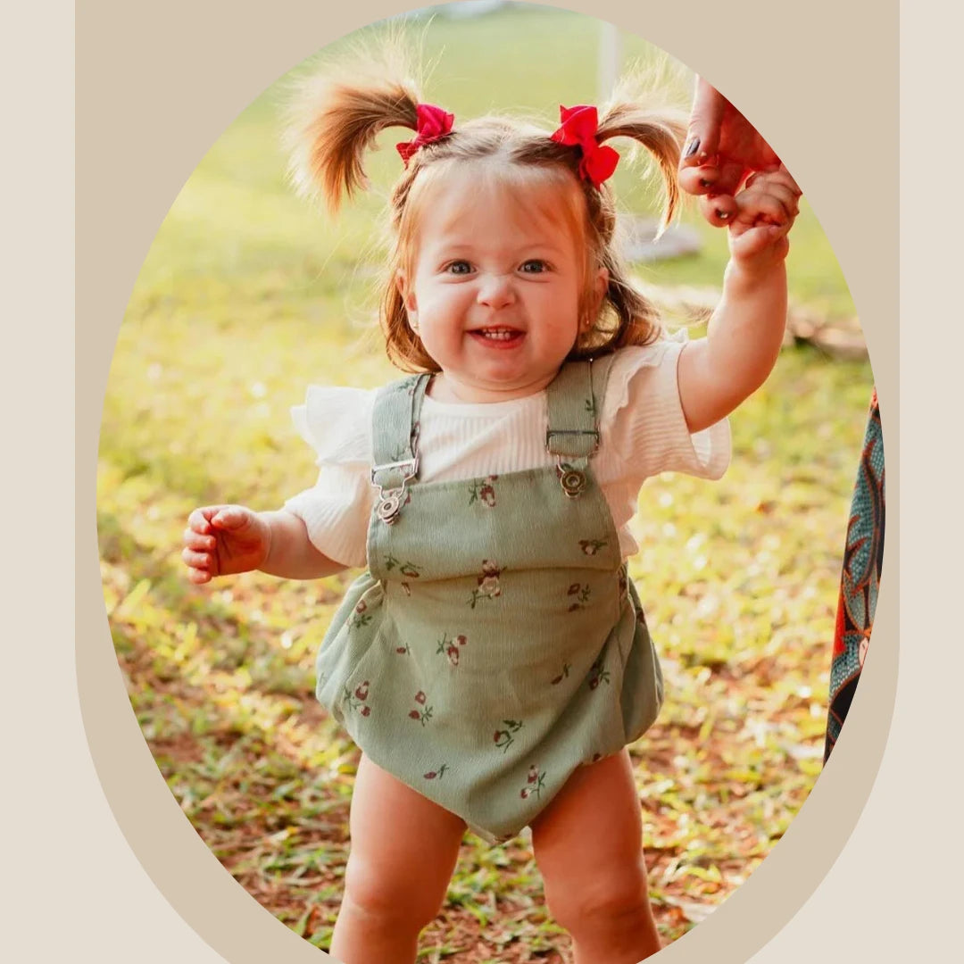 Süße Baby- und Kinderkleidung