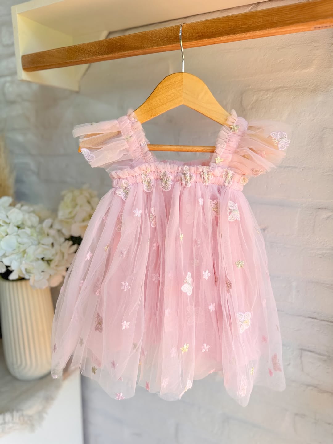 Kinderkleid „Mariposa“ mit Tüll und Blumenstickerei – Rosa & Beige
