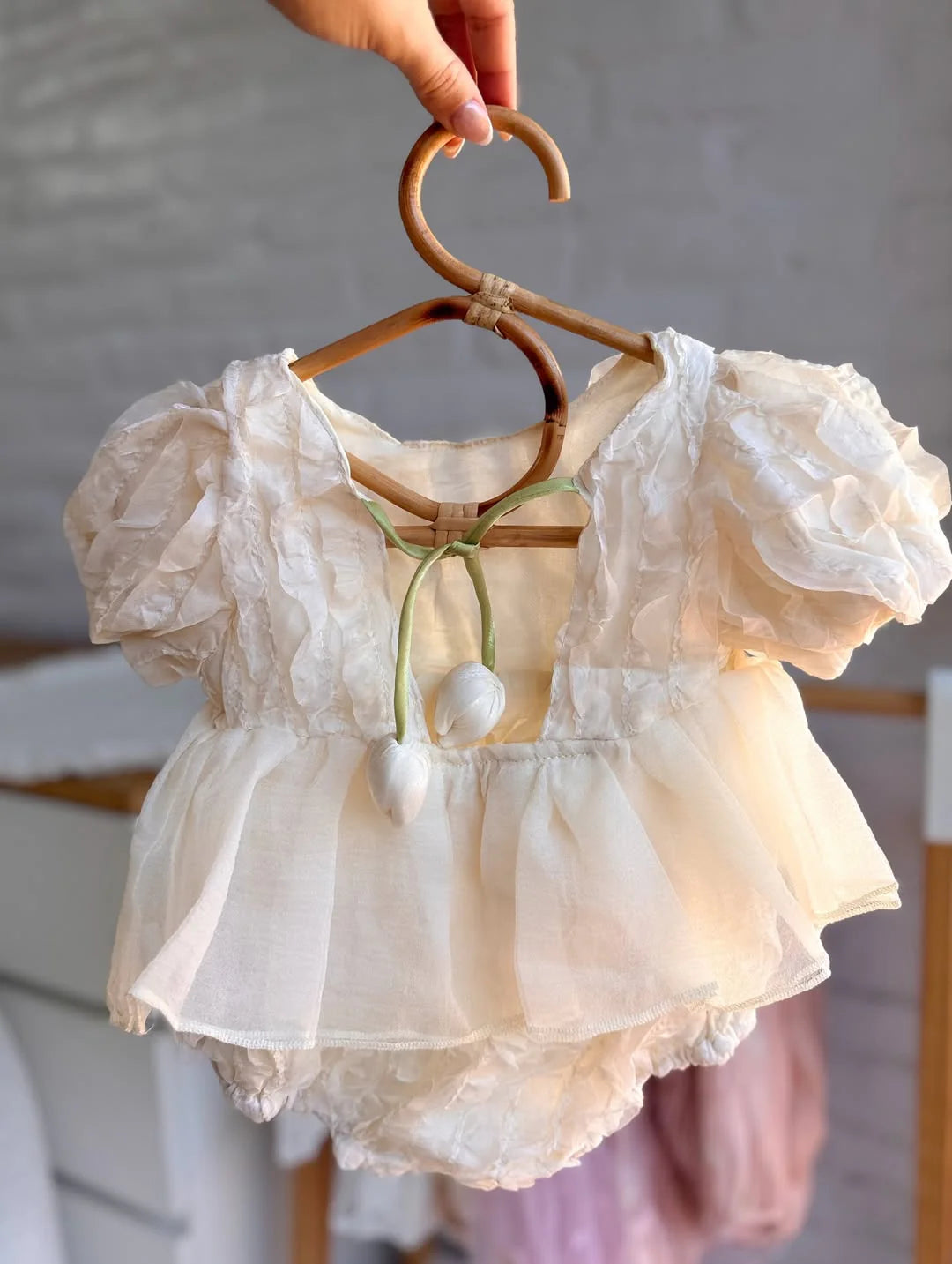 Baby-Romper „Tulpe Vintage“ – Rosa & Beige