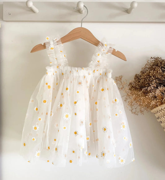 Mädchenkleid mit Gänseblümchenmuster