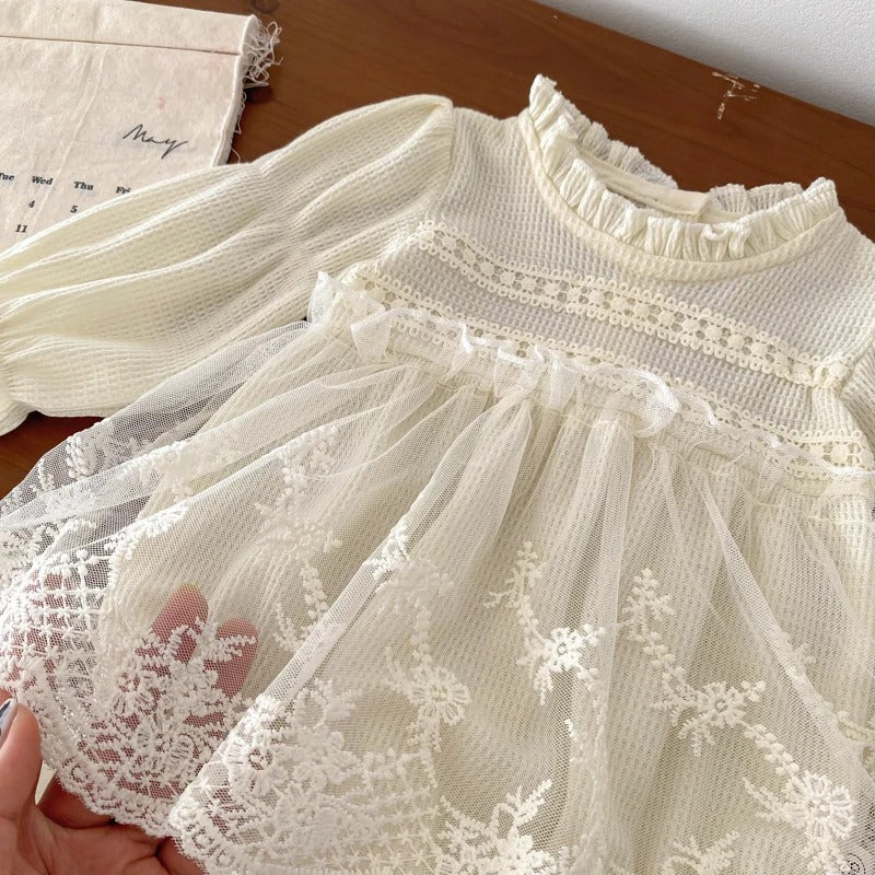 Strampler ‚Bella‘ aus weichem Stoff