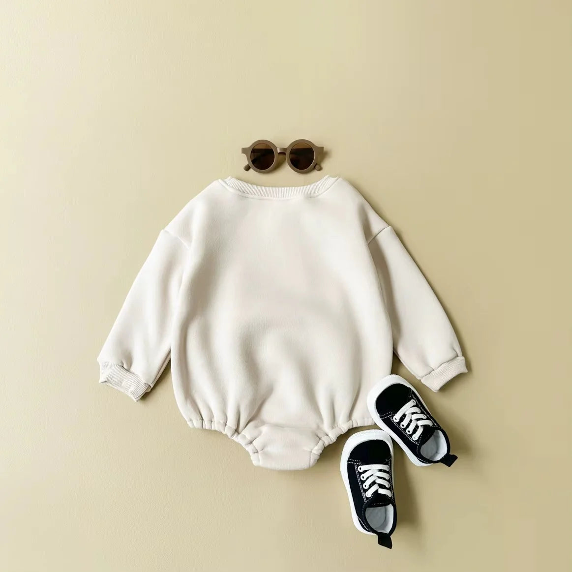 Weicher Baby-Romper aus Sweatstoff mit Lama-Print